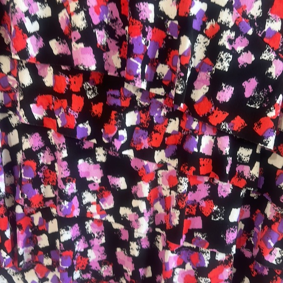 LAURA ASHLEY PETITS RUFFLED MULTICOLOURED SLEEVELESS V NECK BLOUSE SIZE SMALL - Picture 6 of 8